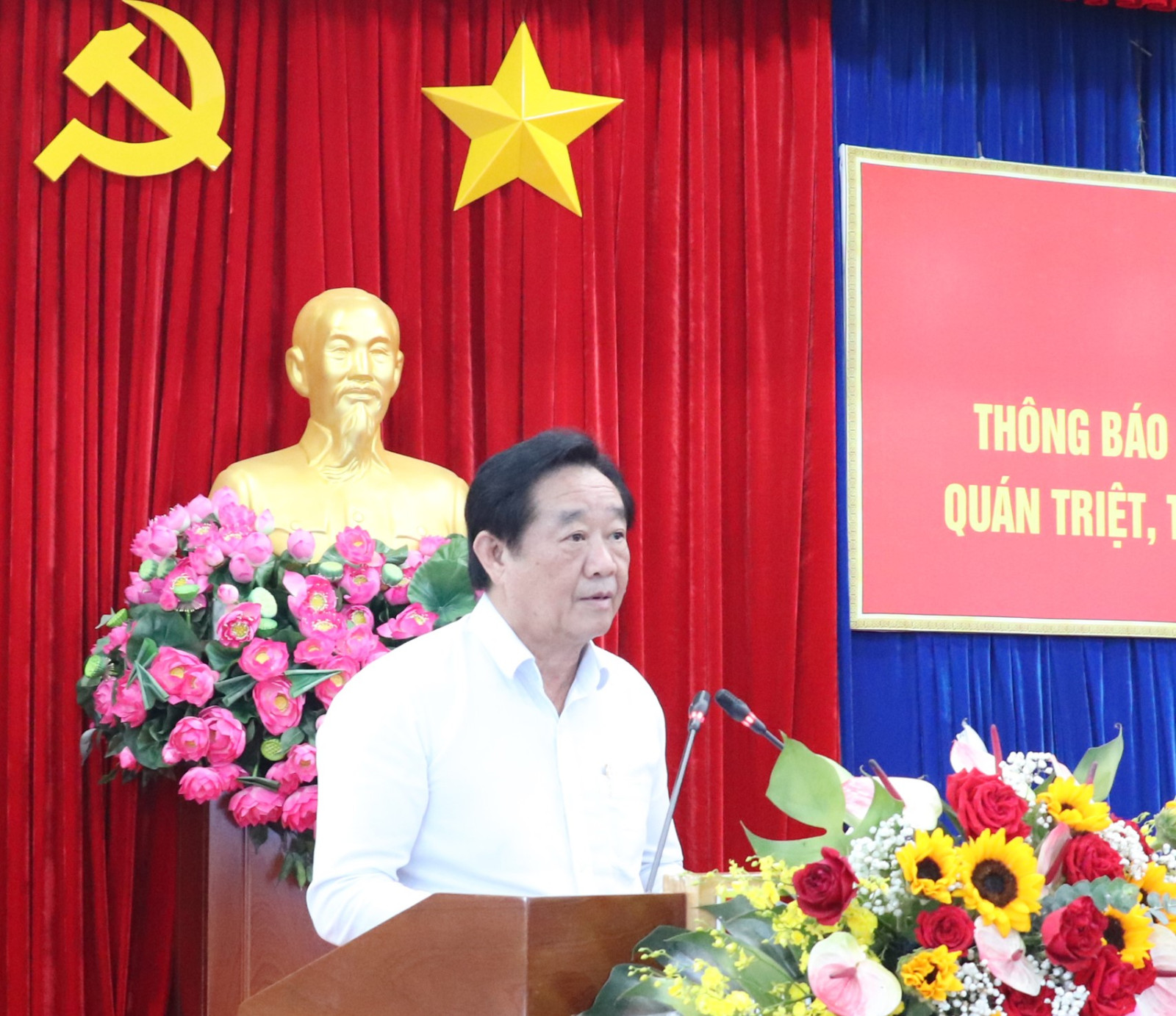 Đồng chí Nguyễn Hoàng Thao phát biểu tại hội nghị.